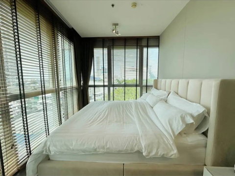 MN025993 | 2 ห้องนอน | 2 ห้องน้ำ | BTS Saphan Taksin | 79 ตร.ม. | 50,000 บาท/เดือน | ชั้น 7 — The Riverhouse Condo กรุงเทพฯ