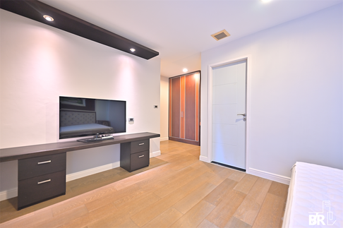 The Crest Sukhumvit 24 Condo Near MRT to Save More Time near BTS Phrom Phong