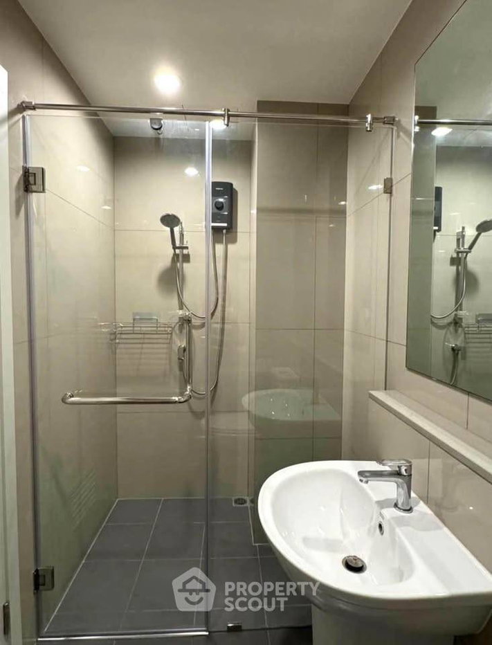 picture Pet-Friendly 20th-Floor 1-BR At The Tree Interchange, MRT Bang Pho (ID 3331916) - 8/17