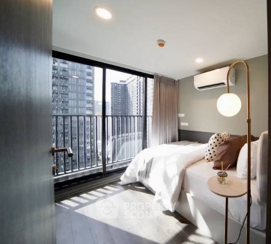 picture 3-BR Condo KnightsBridge Space Rama 9 Near MRT Phra Ram 9 (ID 2999885) - 2/4