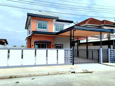 ขายบ้านเดี่ยว : บ้านเดี่ยวหลังใหญ่ กว้างขวาง ทำเลดี ถนนเมน หมู่บ้าน เคซี.กรีนวิลล์ ถนนมิตรไมตรี10/1 แขวงคู้ฝั่งเหนือ เขตหนองจอก รีโนเวทใหม่ พร้อมอยู่