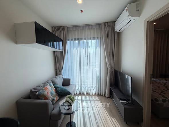 picture 1-BR Condo at Nue District R9 near MRT Phra Ram 9 (ID 3332423) - 1/9