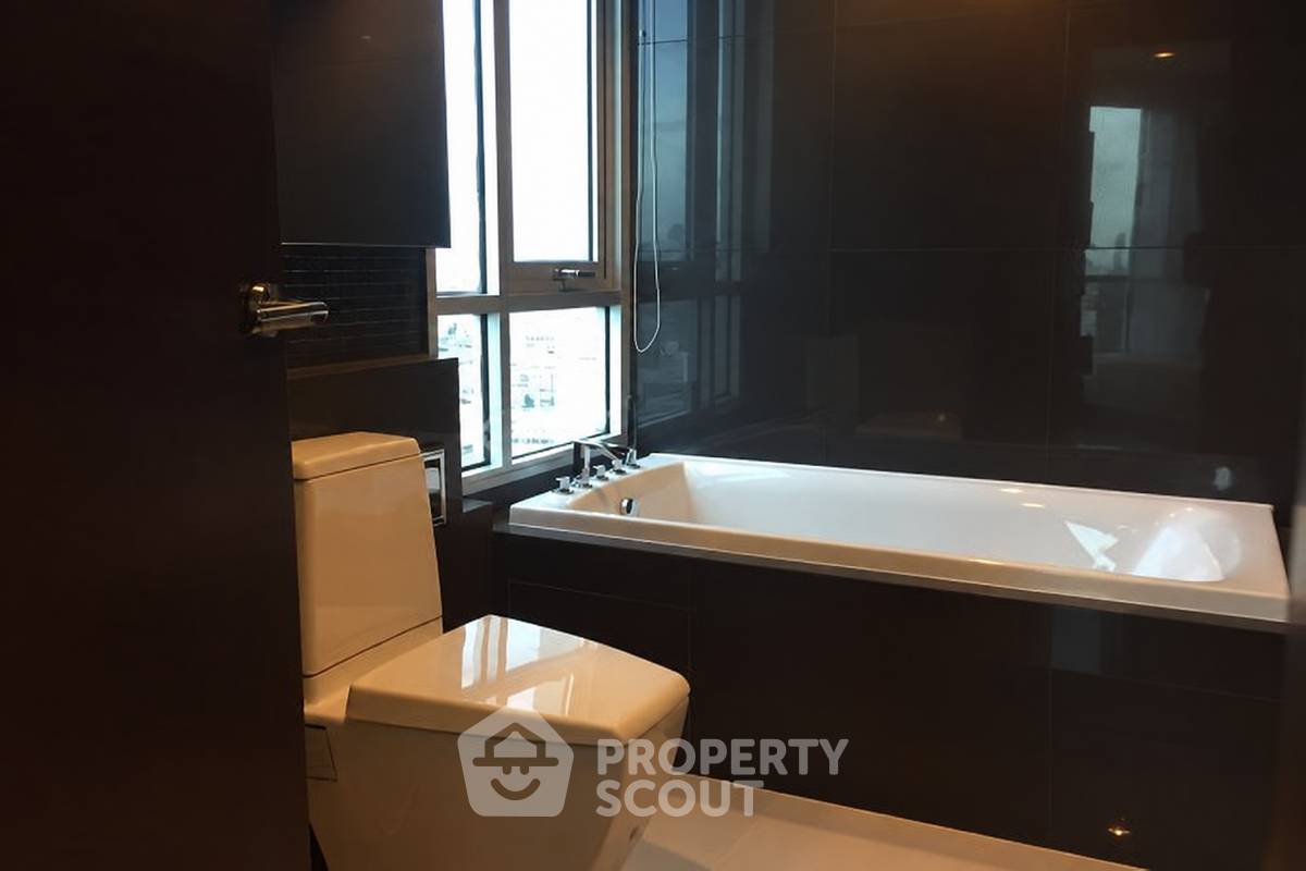 รูป คอนโด 1-ห้องนอน ที่ ริธึ่ม สาทร ใกล้ BTS สะพานตากสิน (ID 3331434) - รูปที่ 9/10