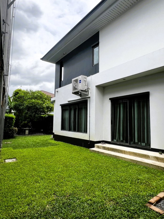 รูป KH0340 ให้เช่าบ้านเดี่ยวหรู 2 ชั้น โครงการ เศรษฐสิริ กรุงเทพกรีฑา ซอย ประชาร่วมใจ ใกล้โรงเรียนนานาชาติไบรตันและเวลลิงตัน สามารถเลี้ยงสัตว์ได้ - รูปที่ 2/15
