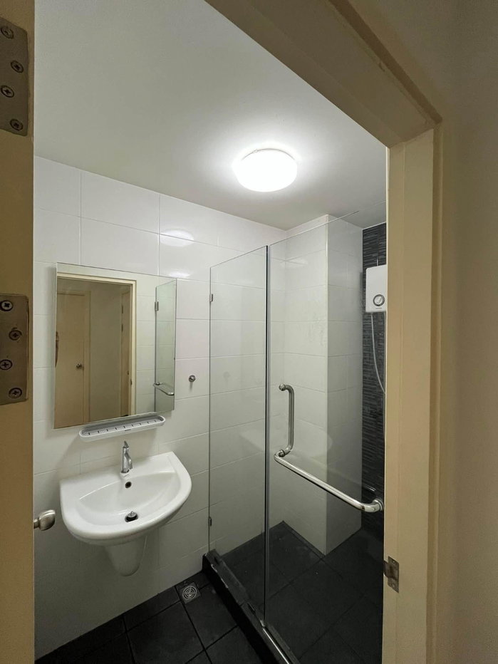 picture The Trust Condo       Ngamwongwan  - 12/15