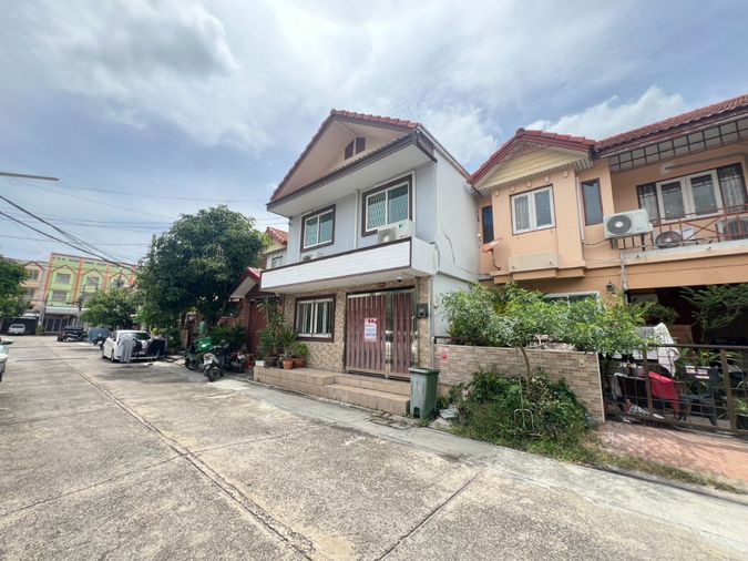 3-bed townhouse for sale, 128 sqm, 18 sq wah, Bang Khun Thian
