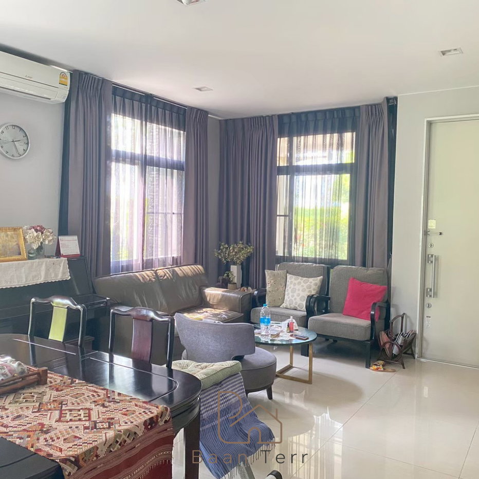 รูป [ขายบ้านเดี่ยวหลังใหญ่ แปลงมุม] มัณฑณา ศรีนครินทร์-ร่มเกล้า 92.4 ตร.ว. 4 นอน 5 น้ำ มีห้องแม่บ้านแยก มีพื้นที่สวนข้างบ้านกว้าง ทำเลดีพร้อมอยู่ - รูปที่ 8/14
