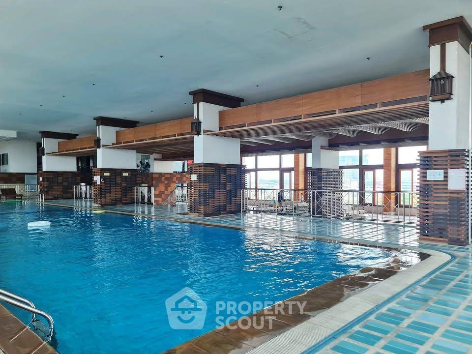 picture 15th-Floor 3-BR Thew River Place Condominium Near MRT Sirindhorn (ID 3081347) - 27/27