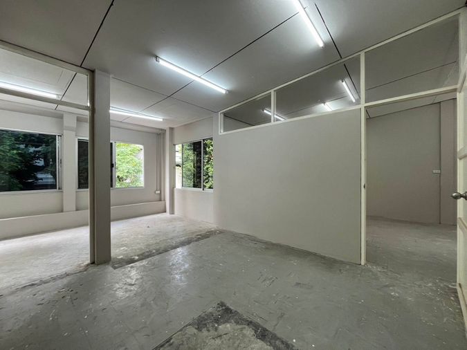 3-bed townhouse for rent, 250 sqm, 50 sq wah, Watthana
