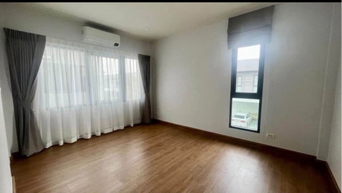 AA668870 | 4Bed | 5Bath | BTS Bang Na | 280sqm | THB 129,000/mo | Fl.-1 — centro bangna, phase 2 Bangna
