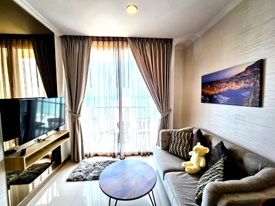 Condos for sale : 1 Bedroom Condo for Sale The Riviera Wongamat Pattaya