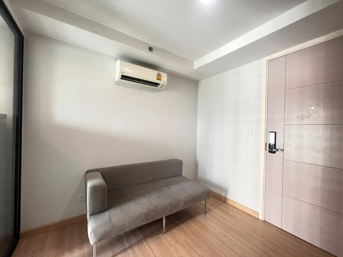รูป ให้เช่า Knightsbridge Skycity สะพานไหม่ ชั้น 7 เฟอร์ฯครบ 28 ตรม 10,000 บาท (รวมส่วนกลาง) - รูปที่ 4/7