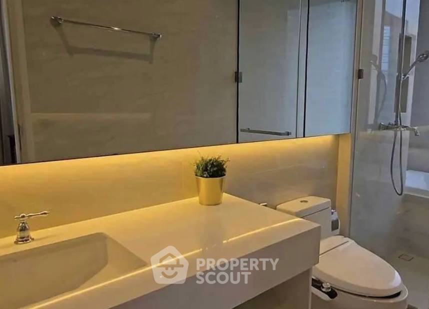 picture 2-BR Condo At Muniq Langsuan Near BTS Ratchadamri (ID 2995890) - 4/12