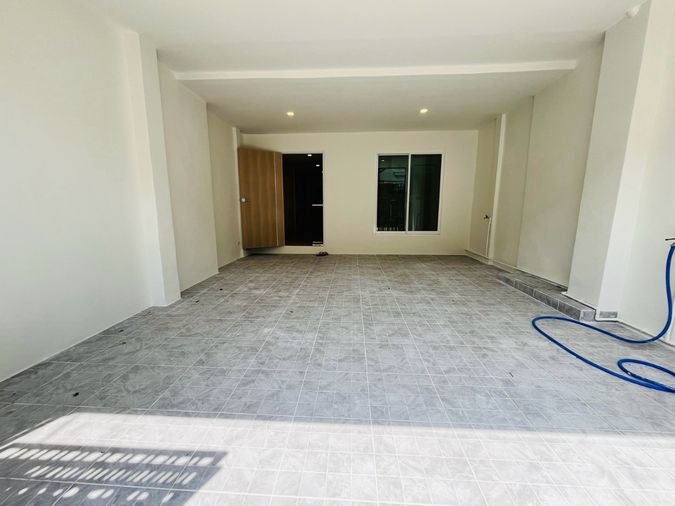 ขายทาวน์โฮม 3 ห้องนอน 20 ตร.ว. เขตตลิ่งชัน
