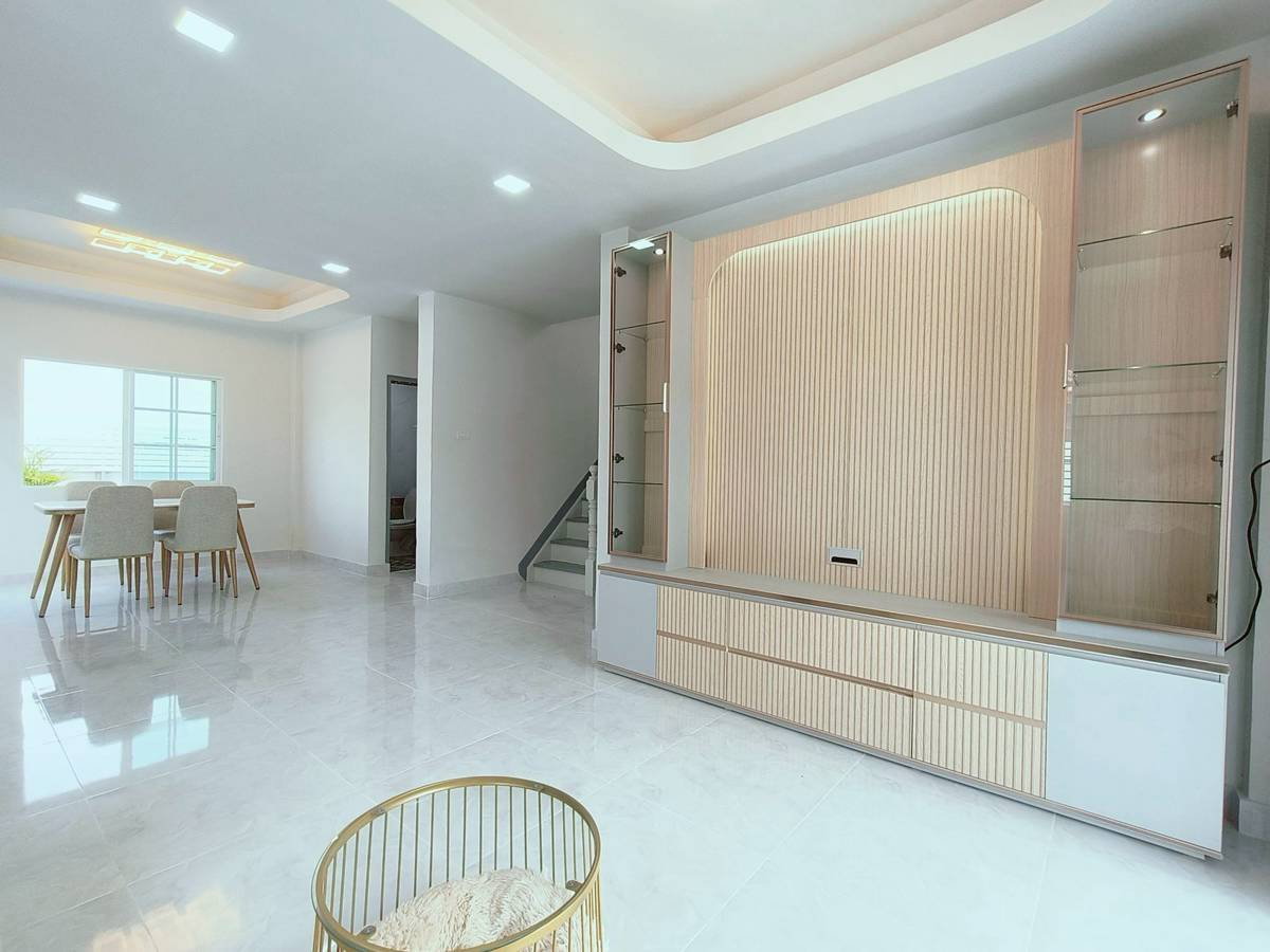 รูป บ้านเดี่ยวหลังใหญ่ กว้างขวาง ทำเลดี ถนนเมน หมู่บ้าน เคซี.กรีนวิลล์ ถนนมิตรไมตรี10/1 แขวงคู้ฝั่งเหนือ เขตหนองจอก รีโนเวทใหม่ พร้อมอยู่ - รูปที่ 9/27