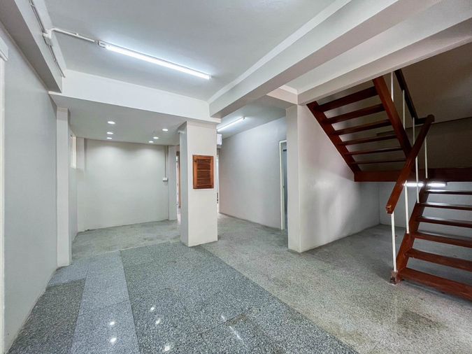 3-bed townhouse for rent, 250 sqm, 50 sq wah, Watthana