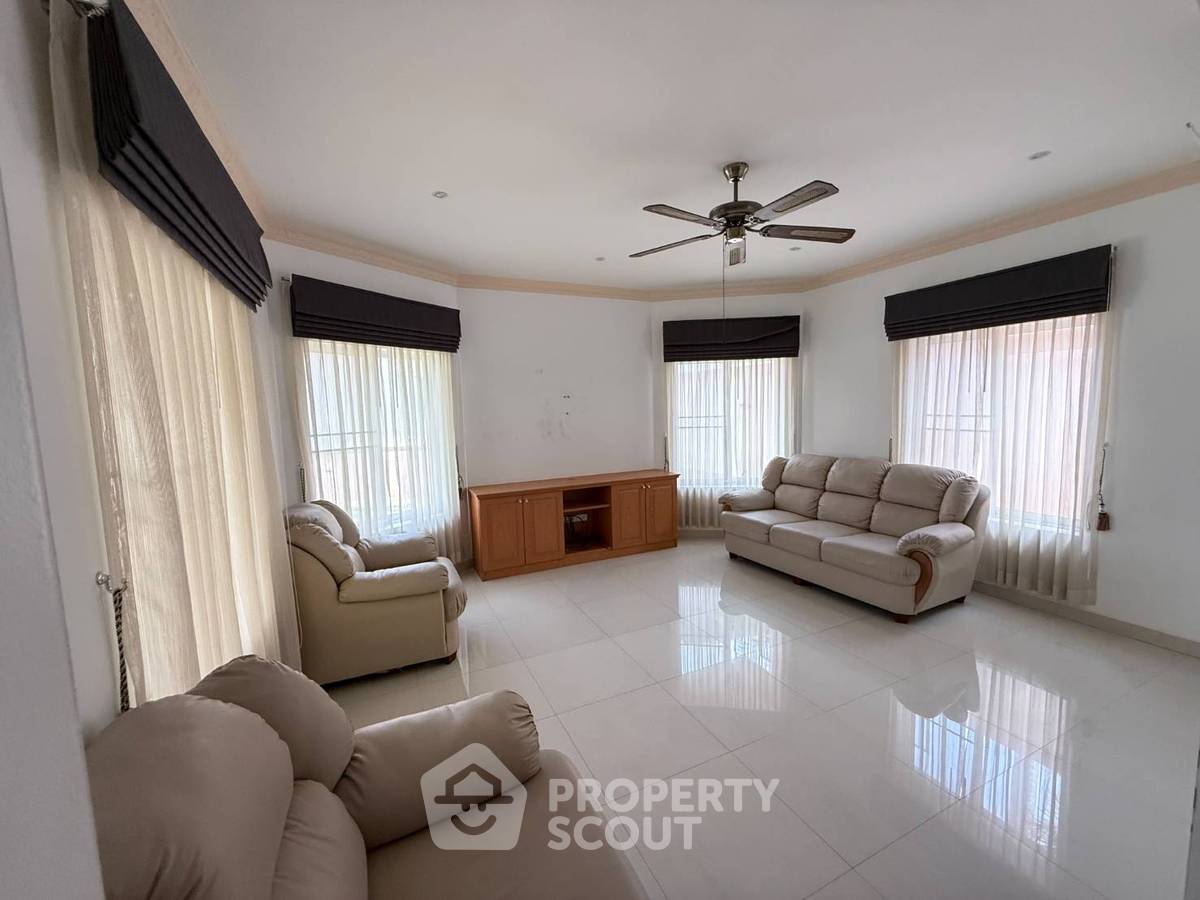 picture 4-BR Condo at Modern Sweet Home in Bang Kapi (ID 3333290) - 7/17