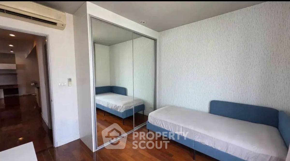picture High-Floor 2-BR Baan Siri 31 Condominium, MRT Sukhumvit (ID 3329384) - 8/12