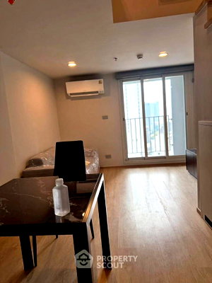 คอนโดให้เช่า : คอนโด 1-ห้องนอน ที่ คัลเจอร์ จุฬา ใกล้ MRT สามย่าน (ID 3332693)
