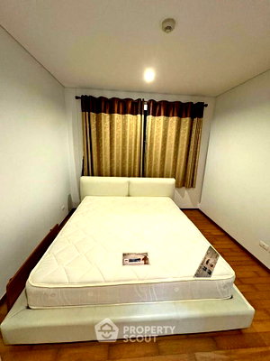 คอนโดให้เช่า : คอนโด 1-ห้องนอน ที่ วิลล่า สาทร ใกล้ BTS กรุงธนบุรี (ID 3332225)
