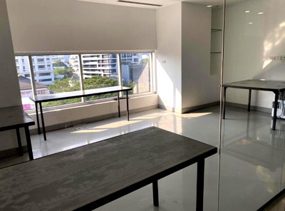 เช่าสำนักงาน ถนนสุขุมวิท : พื้นที่้สำนักงานให้เช่าพร้อมเฟอร์