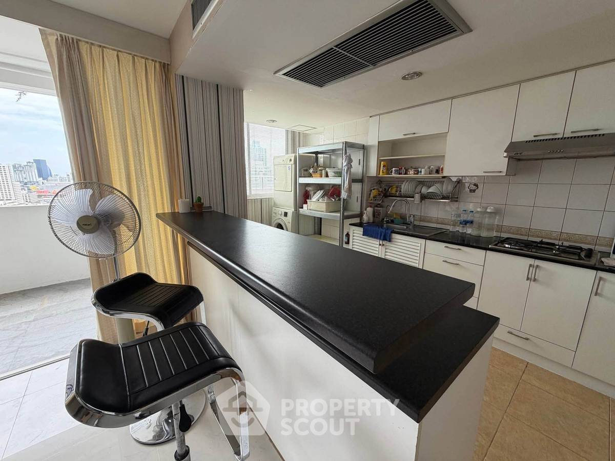รูป ชั้น 20 ห้อง 2 ห้องนอน ขนาด 137 ตร.ม. D.S. Tower 2 ใกล้ MRT สุขุมวิท (ID 3333084) - รูปที่ 2/7