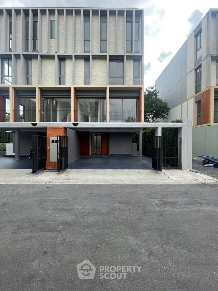 รูป ทาวน์เฮ้าส์ 3-ห้องนอน ที่ เทพา รามคำแหง 118 ใน สะพานสูง (ID 3329495) - รูปที่ 1/10