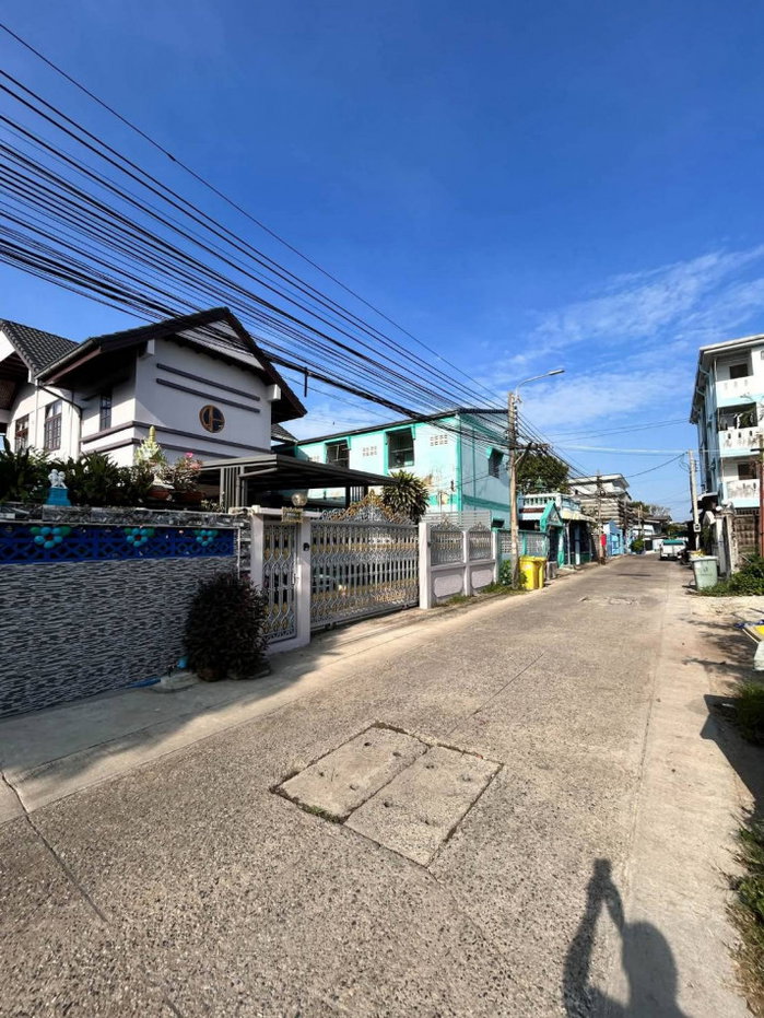 รูป ขายถูก !! บ้านเดี่ยว 54 ตรว. ใกล้ตลาดหนามแดง เทพารักษ์ ทำเลดีใกล้ ค้าขายได้ - รูปที่ 3/12
