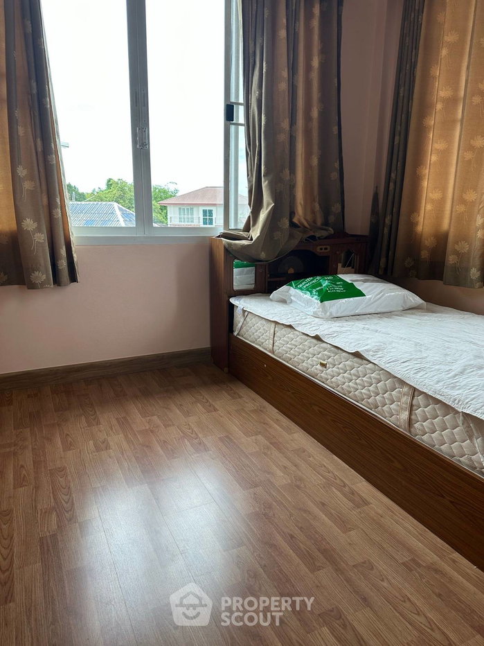 รูป บ้านแฝด 3 ห้องนอน ขนาด 204 ตร.ม. ทำเลบางละมุง (ID 3329117) - รูปที่ 5/10