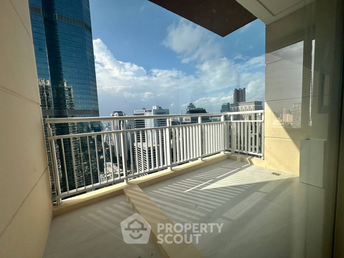 picture 3-BR Condo at The Empire Place near BTS Saint Louis (ID 3329230) - 7/11