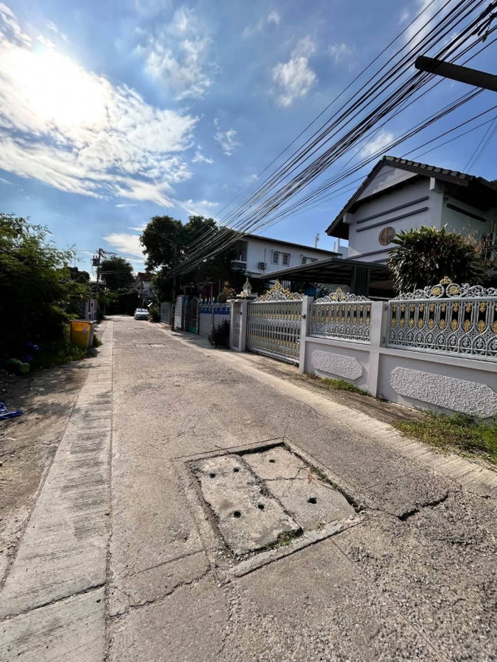 รูป ขายถูก !! บ้านเดี่ยว 54 ตรว. ใกล้ตลาดหนามแดง เทพารักษ์ ทำเลดีใกล้ ค้าขายได้ - รูปที่ 2/12