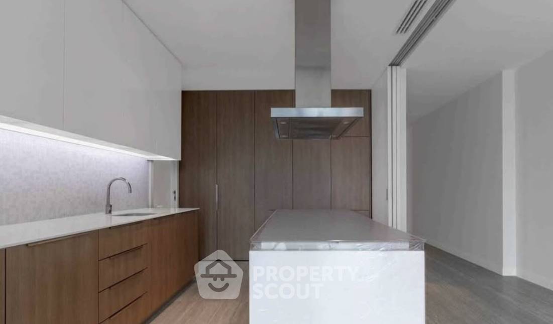 picture 3-BR Condo at 185 Rajadamri near BTS Ratchadamri (ID 3082856) - 9/16