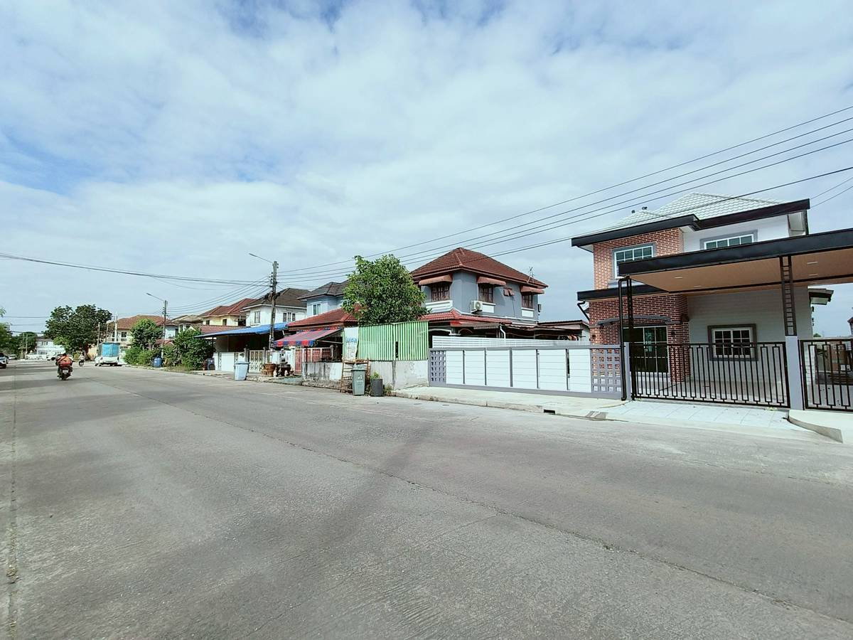 รูป บ้านเดี่ยวหลังใหญ่ กว้างขวาง ทำเลดี ถนนเมน หมู่บ้าน เคซี.กรีนวิลล์ ถนนมิตรไมตรี10/1 แขวงคู้ฝั่งเหนือ เขตหนองจอก รีโนเวทใหม่ พร้อมอยู่ - รูปที่ 26/27