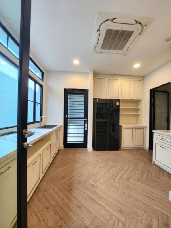 รูป 🏡 ให้เช่าบ้านเดี่ยวสุดหรู นันทวัน พระราม 9 – กรุงเทพกรีฑาตัดใหม่ บ้านหัวมุม หน้าบ้านมีน้ำพุ หลังบ้านไม่ติดใคร - รูปที่ 13/20