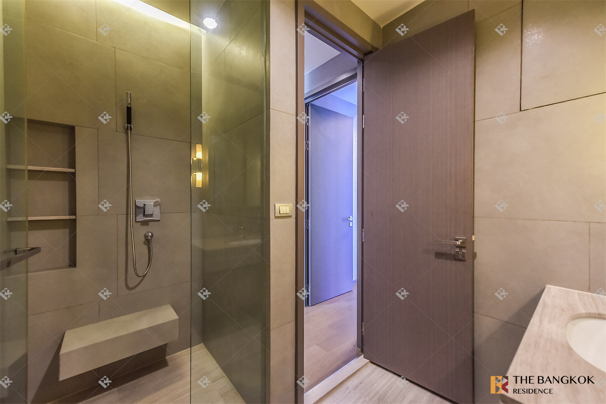 picture The Diplomat Sathorn near BTS Surasak - 3/10