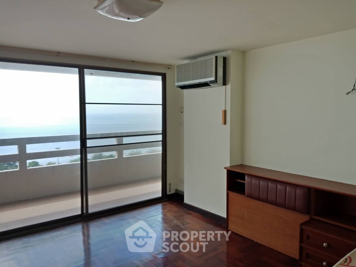 รูป คอนโด 3 ห้องนอน ขนาด 180 ตร.ม. Grand Condotel Jomtien (ID 1533810) - รูปที่ 2/5