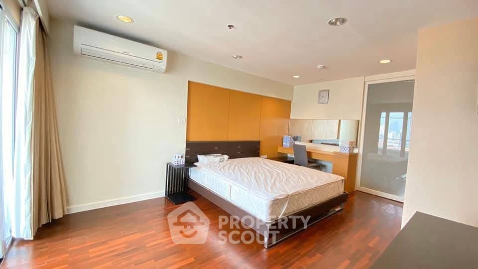 รูป คอนโด 3-ห้องนอน ที่ ริเวอร์ เฮเว่น เจริญกรุง คอนโดมิเนียม ใน บางคอแหลม (ID 3331939) - รูปที่ 10/17