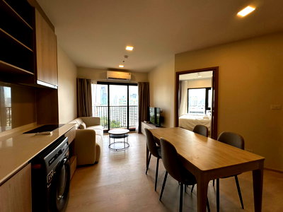 Condos for rent : 🔥 FLO by Sansiri: 2 bedrooms, 1 bathroom, 48 sq.m., 16th floor. Price: 30,000 THB/month. Ready to move in. Close to BTS Khlong San and ICONSIAM.