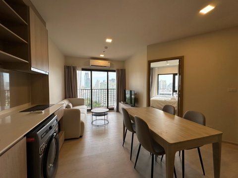🔥 FLO by Sansiri: 2 bedrooms, 1 bathroom, 48 sq.m., 16th floor. Price: 30,000 THB/month. Ready to move in. Close to BTS Khlong San and ICONSIAM.