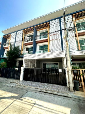 Home office for rent Bangkok : 3-Storey Townhome for Rent: Chuan Chuen Modus Vibhavadi – 3 Bedrooms, 3 Bathrooms, 22 Sq. Wah – Near Don Mueang Airport – 28,500 Baht/Month