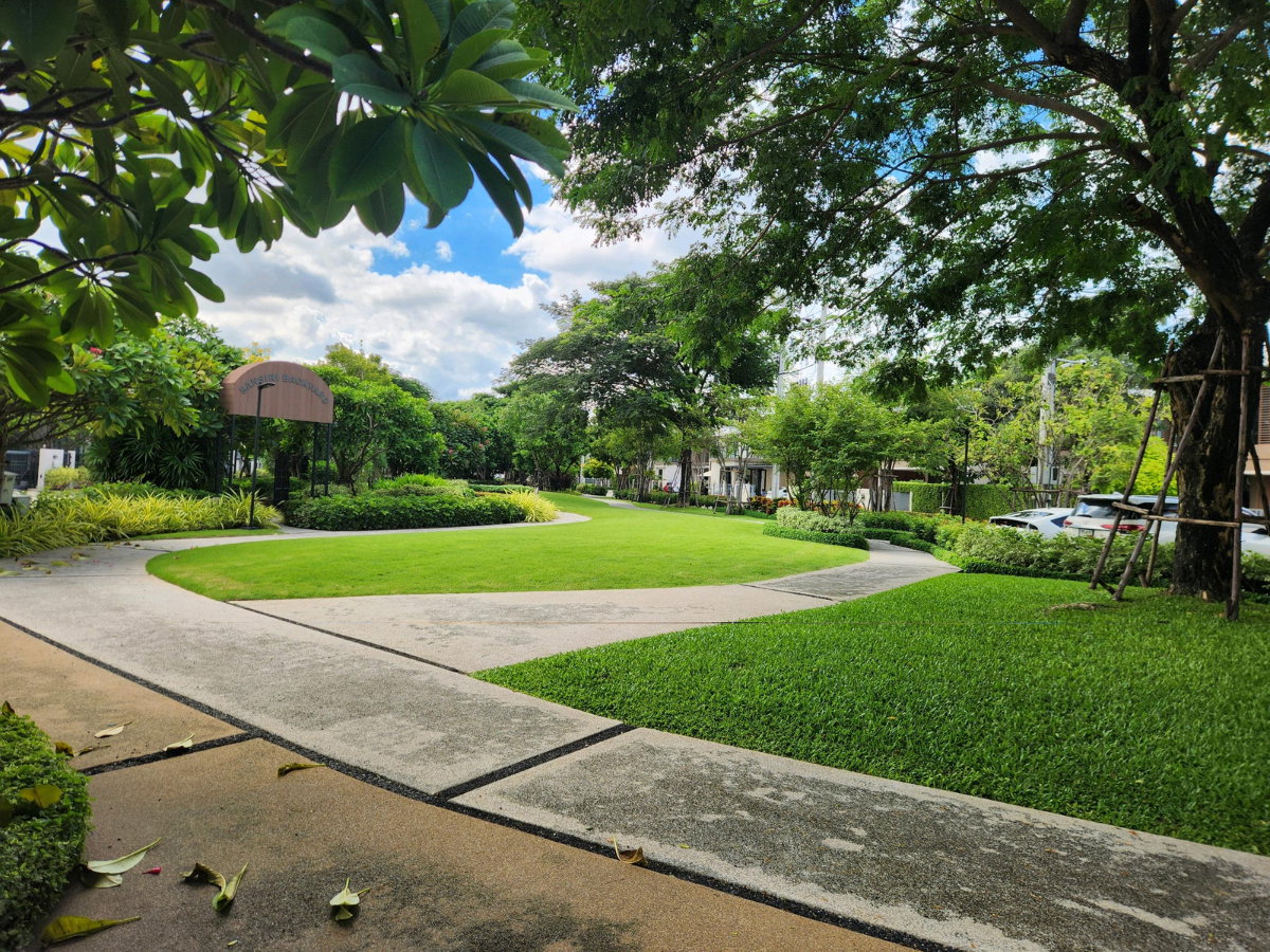 รูป HOT DEAL! บ้านสวยสภาพใหม่ บุราสิริ กรุงเทพกรีฑา (Burasiri Krungthep Kreetha) 4ห้องนอน 4ห้องน้ำ 57.50ตรวา. บ้านใช้น้อยมาก ด่วน เพียง 17.90mb - รูปที่ 51/53