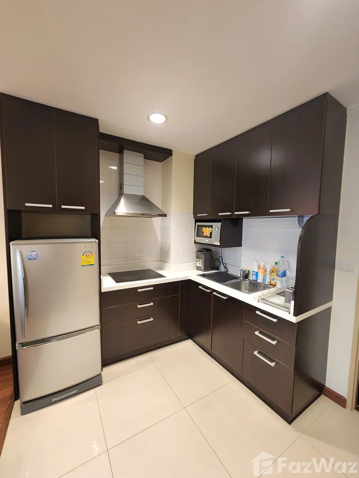 picture Warm Minimal Living in a Quiet Thonglor Setting 6803926 - 4/16