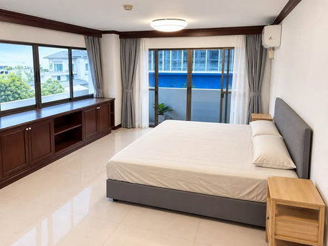 AA677351 | 3 ห้องนอน | 3 ห้องน้ำ | ARL Makkasan | 230 ตร.ม. | 60,000 บาท/เดือน | ชั้น 6 — Ruamjai Heights Sukhumvit 15 Sukhumvit 15