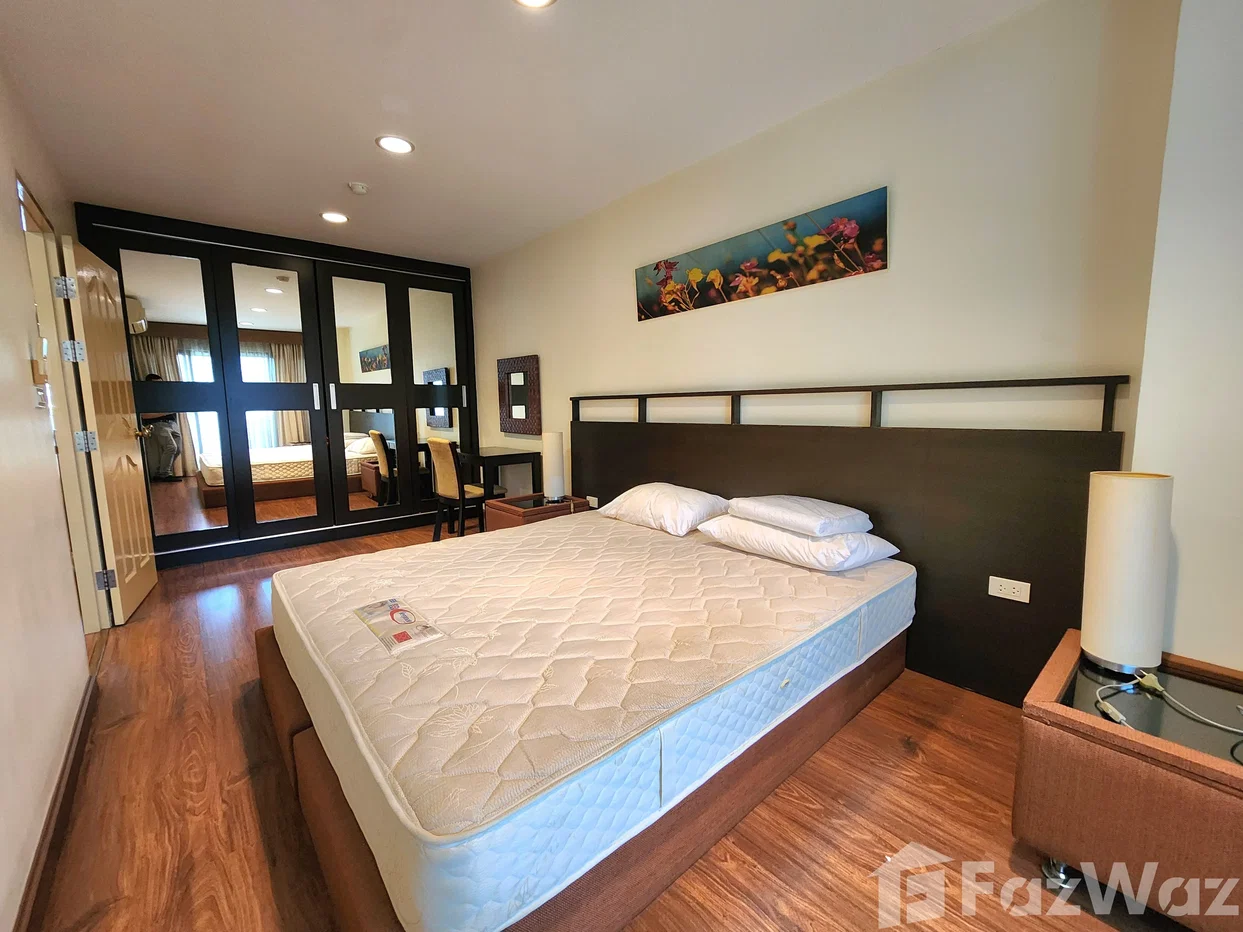 picture Warm Minimal Living in a Quiet Thonglor Setting 6803926 - 8/16