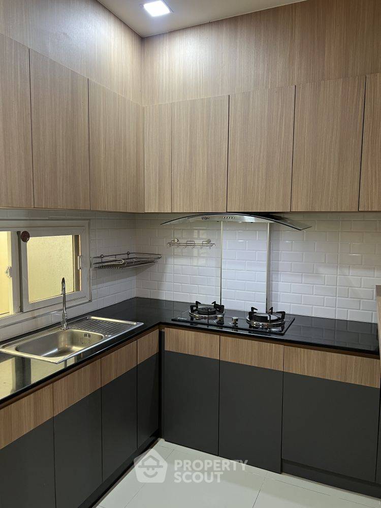 3-bed townhouse for rent, 170 sqm, 20 sq wah, Bang Khen