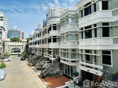 4 Bedroom Townhouse for rent in Khlong Toei Nuea, Bangkok 6802352
