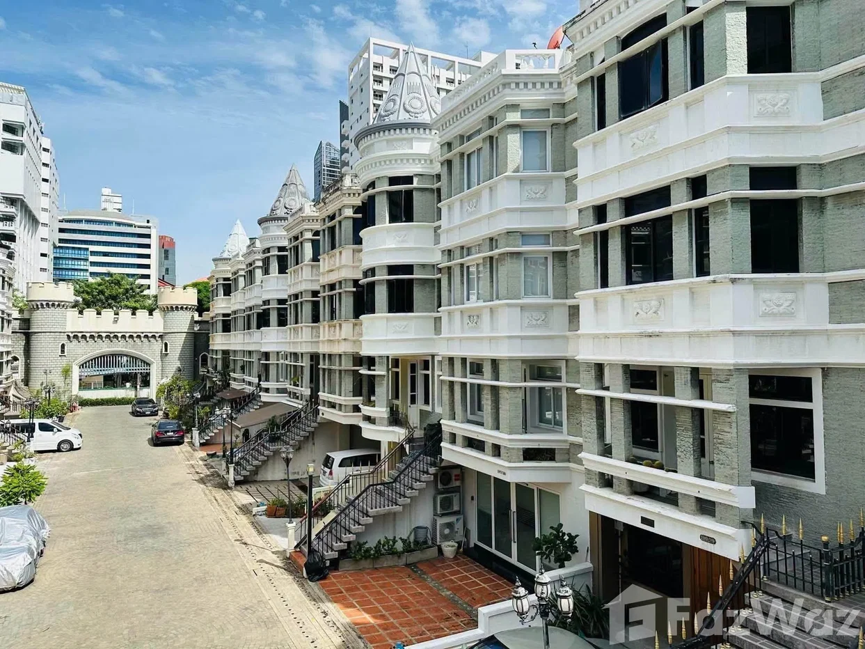 รูป ทาวน์เฮ้าส์ให้เช่า 4 ห้องนอน ใน คลองเตยเหนือ, กรุงเทพมหานคร 6802352 - รูปที่ 1/11