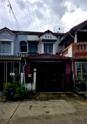 Townhouses for sale Pathumthani : Super Rare! Open Space Behind the House with No Adjacent House!! 19 Sq.wah