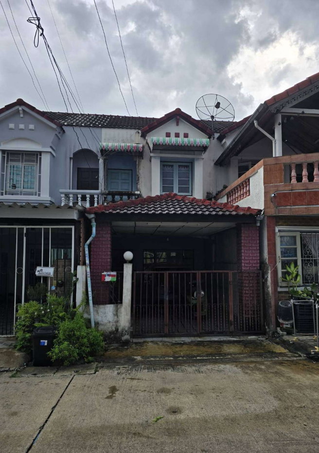 picture Super Rare! Open Space Behind the House with No Adjacent House!! 19 Sq.wah Townhouse for SALE at Baan Rinthong Lamlukka, Near BTS Khu Khot | #TPI-3488 - 1/13