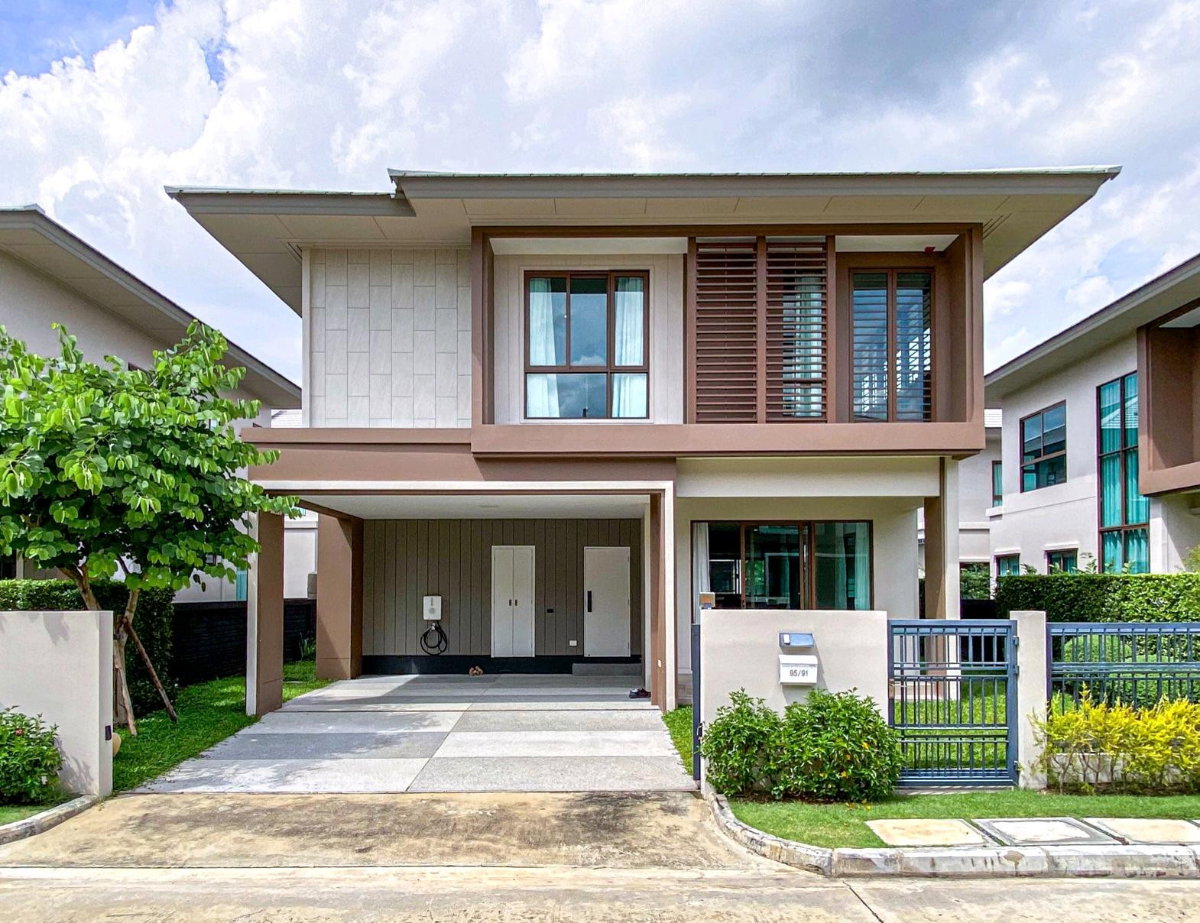 รูป HOT DEAL! บ้านสวยสภาพใหม่ บุราสิริ กรุงเทพกรีฑา (Burasiri Krungthep Kreetha) 4ห้องนอน 4ห้องน้ำ 57.50ตรวา. บ้านใช้น้อยมาก ด่วน เพียง 17.90mb - รูปที่ 1/53